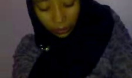 indonesian- nining jilbab goyang