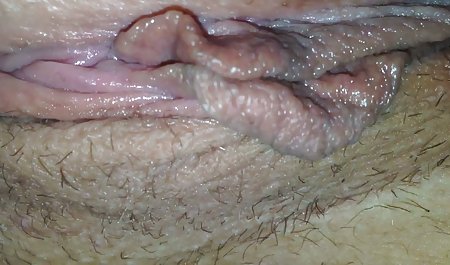 Rubbing my gf's pussy