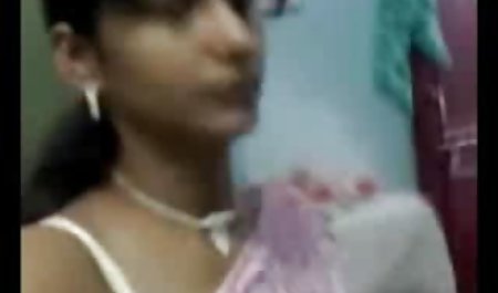 Sexy Notrth indian aunty boobs
